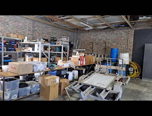 BUSINESS PROPERTY TO RENT IN FAIRVIEW